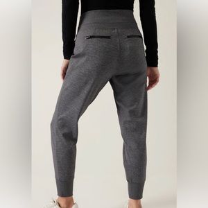 ATHLETA sz S/P Venice Jogger in Grey Heather (very good preowned)